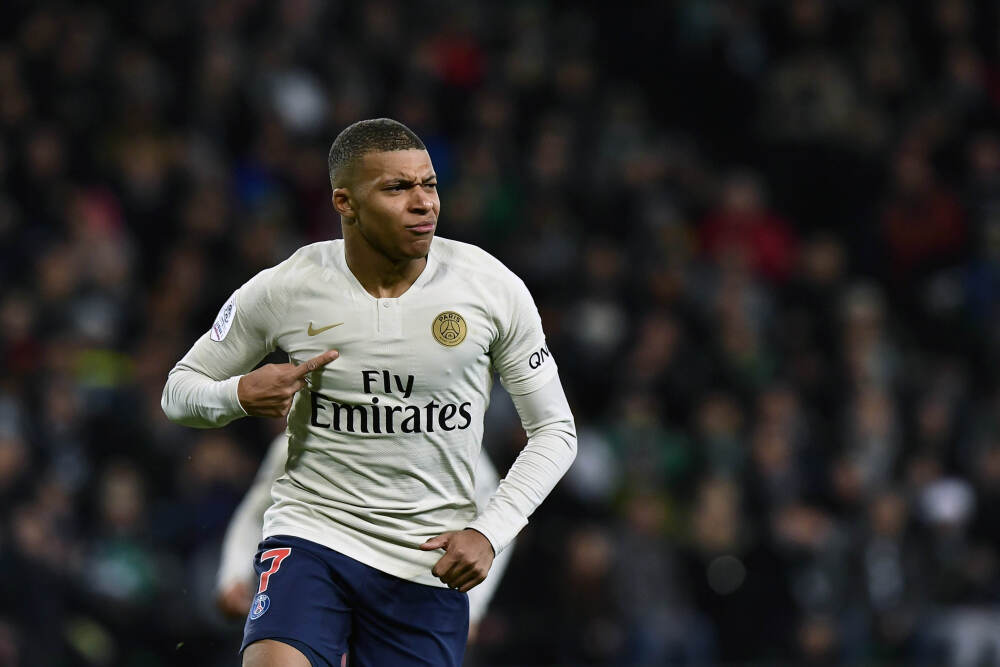 远低于欧美55岁！中国豪车用户平均年龄35岁：最爱买品牌一览 华为上榜